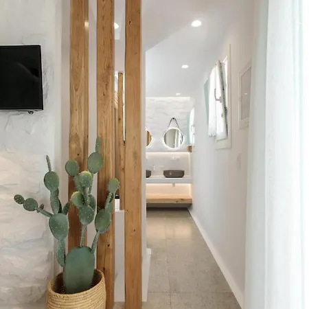 Majo Aparthotel *