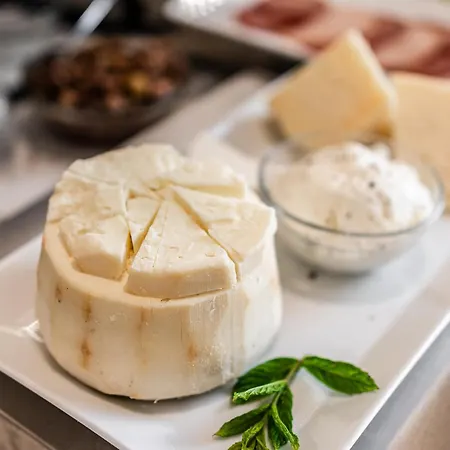 Majo アパートホテル 4*